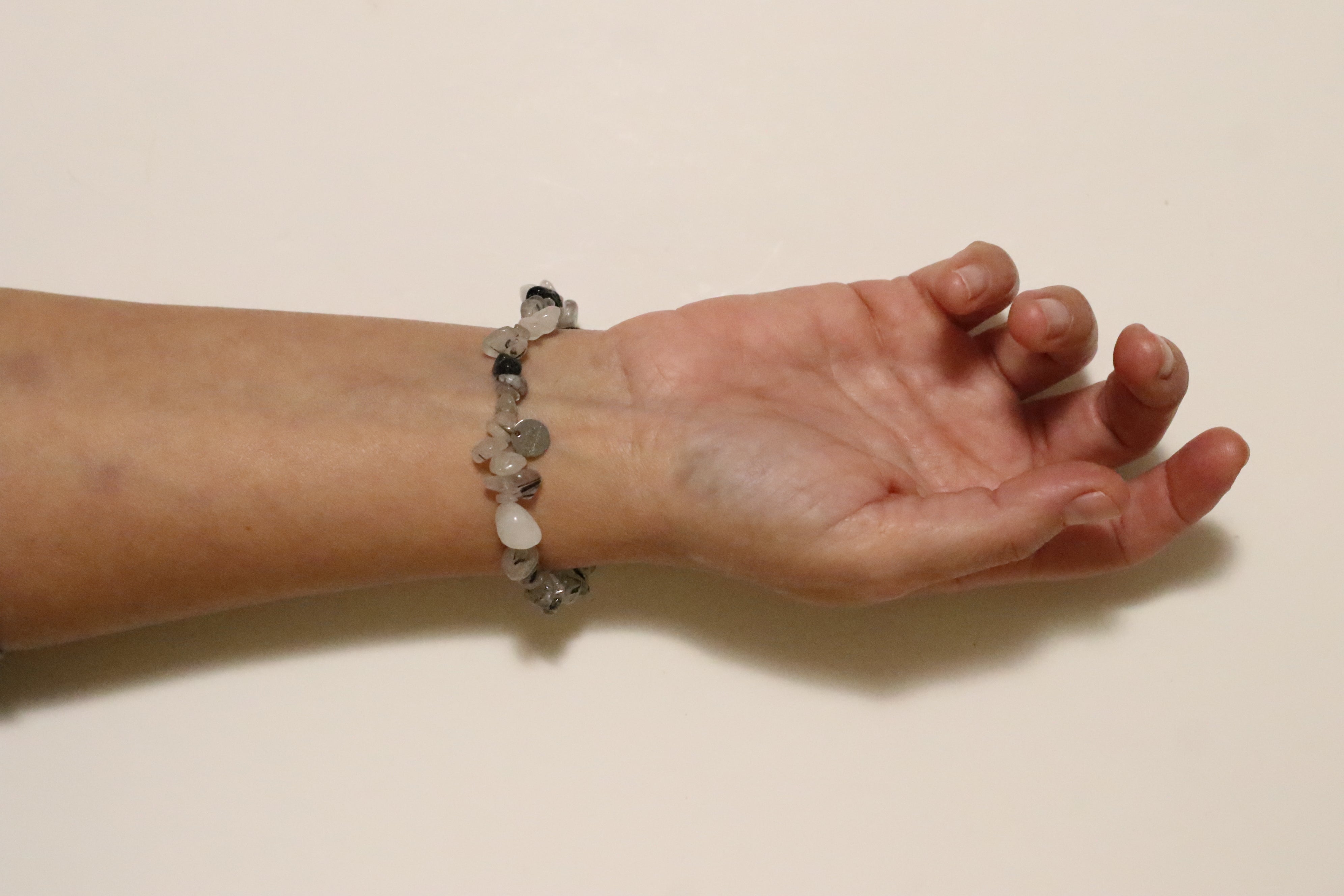 Bracciale in Chips di Quarzo Tormalinato