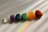 Cosa sono i Chakra: guida completa ai 7 centri energetici e ai rituali per riequilibrarli